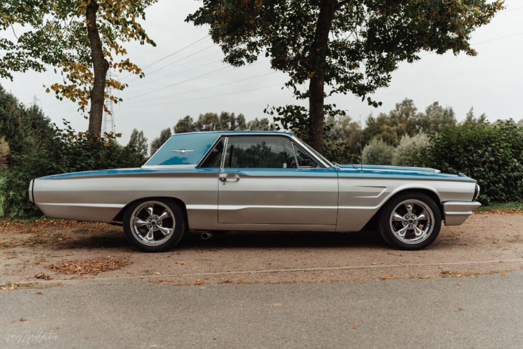 Location Ford Thunderbird avec chauffeur