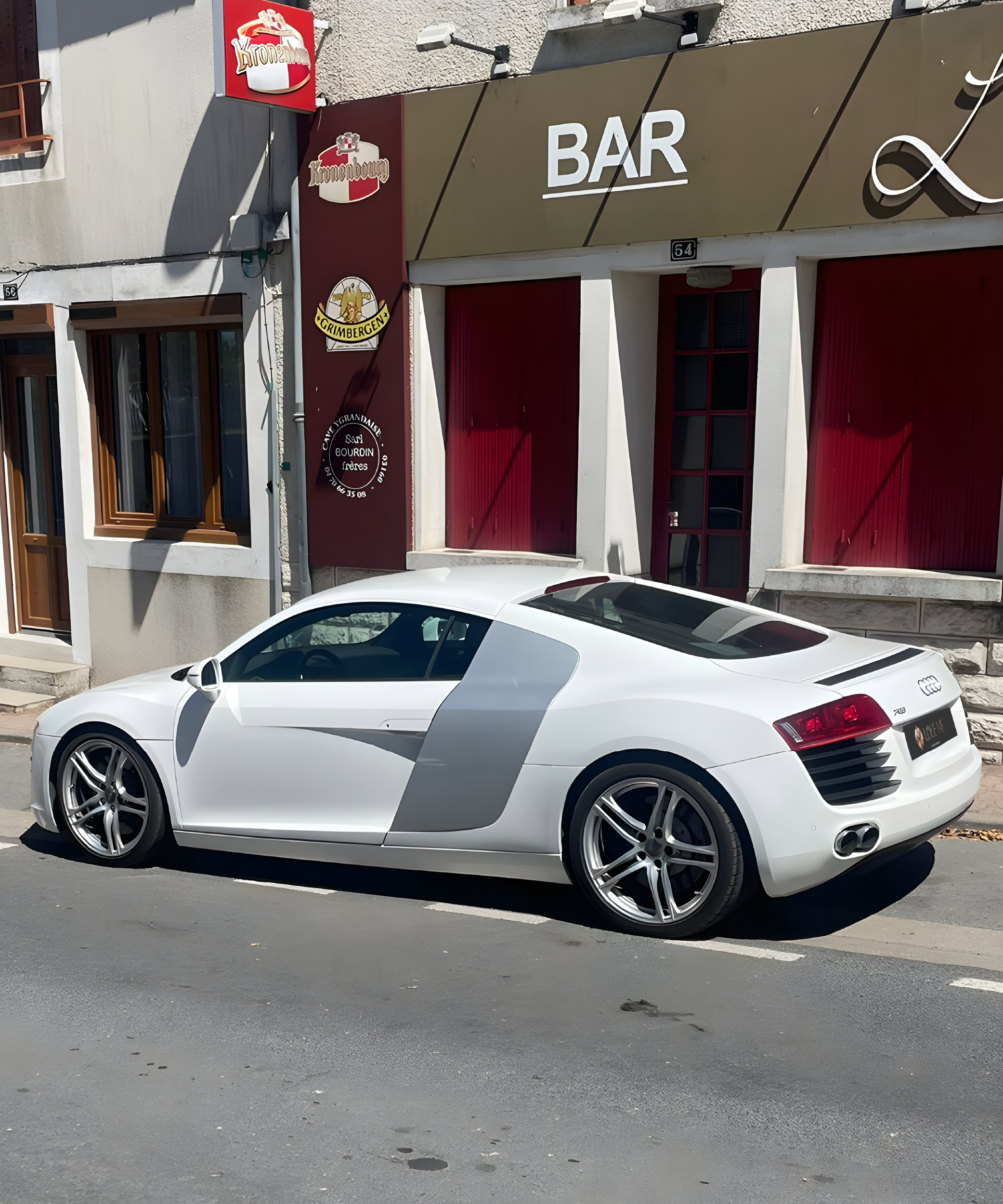 AUDI R8